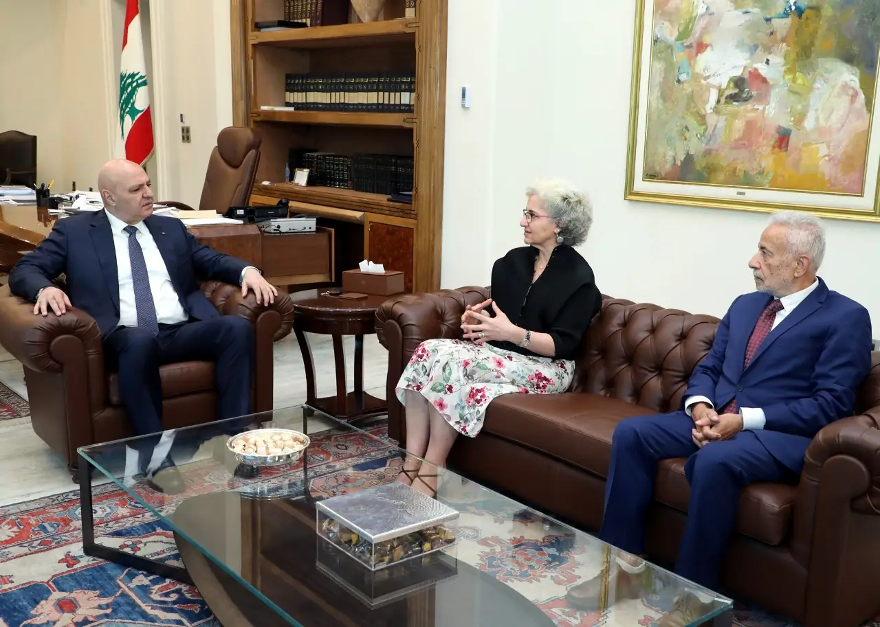 وزيرة التربية في بعبدا.